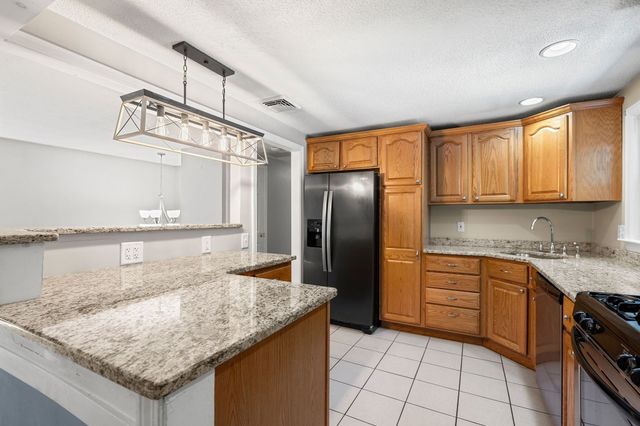 49 Old Farm Rd, Hanover, MA 02339
