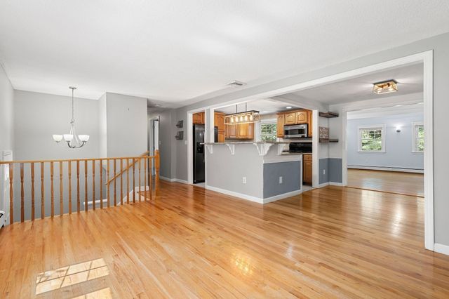 49 Old Farm Rd, Hanover, MA 02339