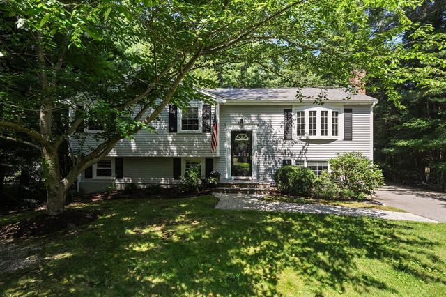 49 Old Farm Rd, Hanover, MA 02339