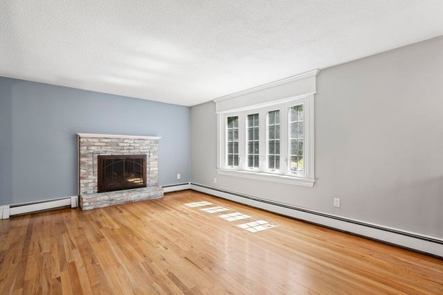 49 Old Farm Rd, Hanover, MA 02339