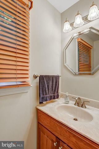 10999 HIGHRIDGE ST, Fairfax Station, VA 22039