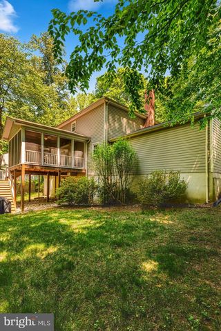 10999 HIGHRIDGE ST, Fairfax Station, VA 22039