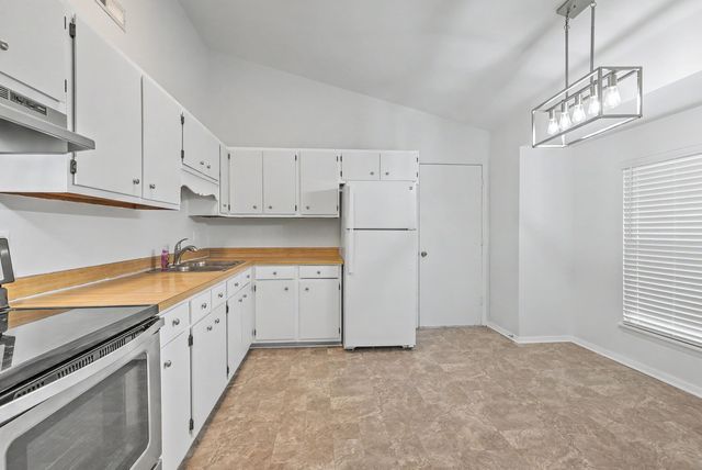 104 Tweed Court, Summerville, SC 29486