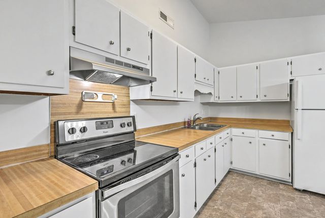 104 Tweed Court, Summerville, SC 29486