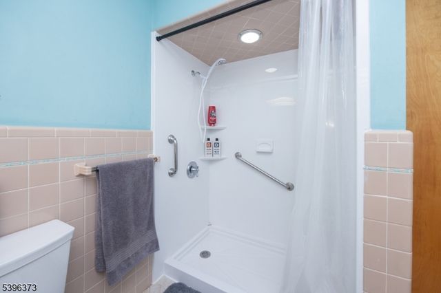 81 Elwood Ave, Flemington Boro, NJ 08822