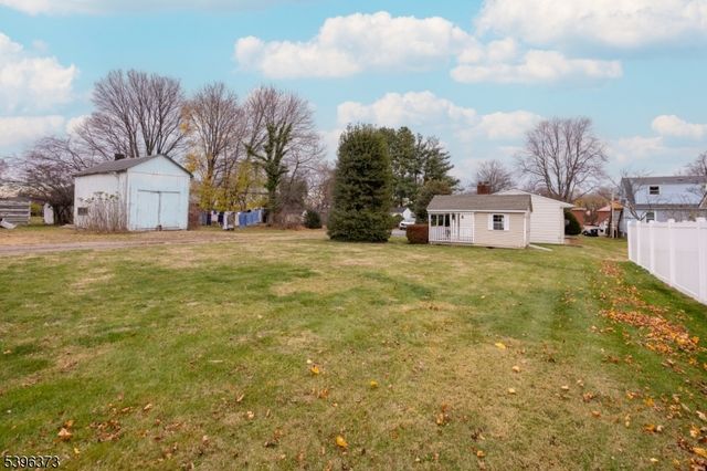 81 Elwood Ave, Flemington Boro, NJ 08822