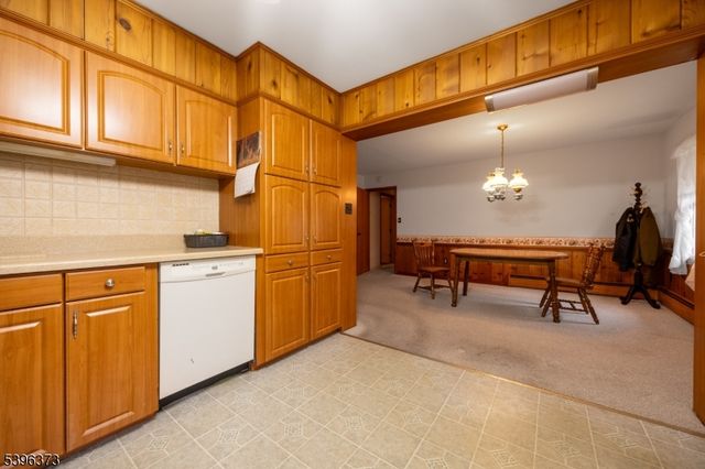 81 Elwood Ave, Flemington Boro, NJ 08822