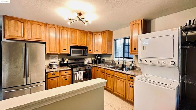 2505 Market St, Oakland, CA 94607
