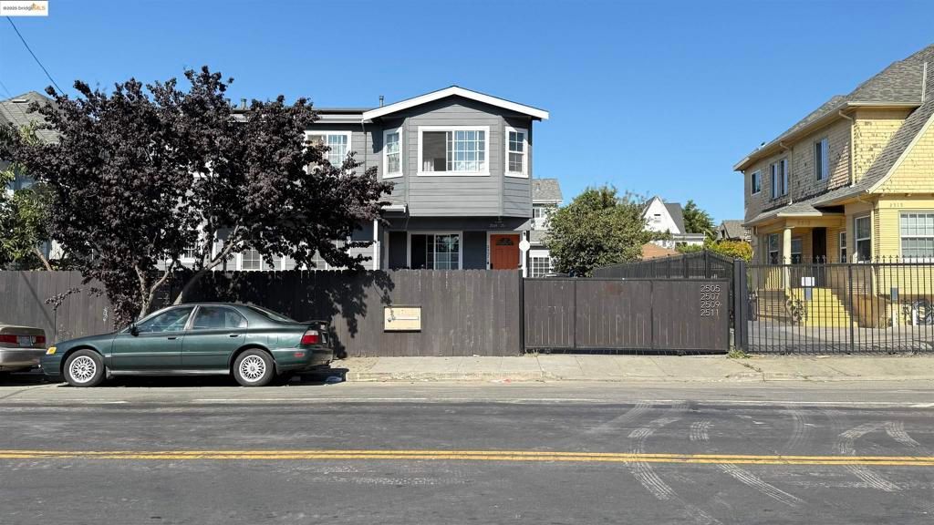 2505 Market St, Oakland, CA 94607