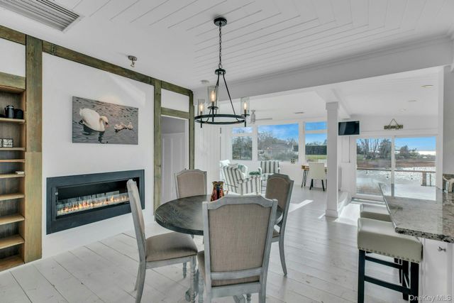 7 Springville Circle, Hampton Bays, NY 11946