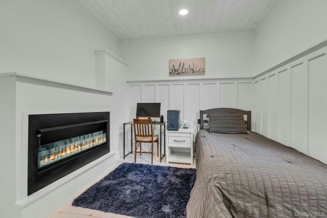 7 Springville Circle, Hampton Bays, NY 11946