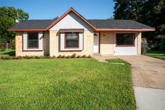 10902 Mosscrest Drive, Houston, TX 77048