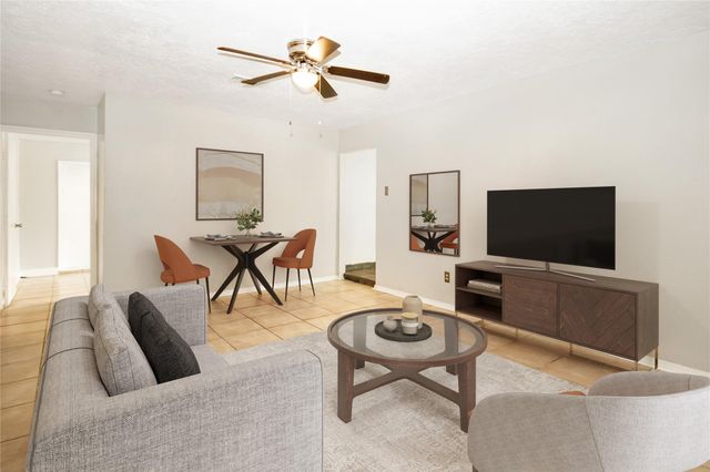 10902 Mosscrest Drive, Houston, TX 77048