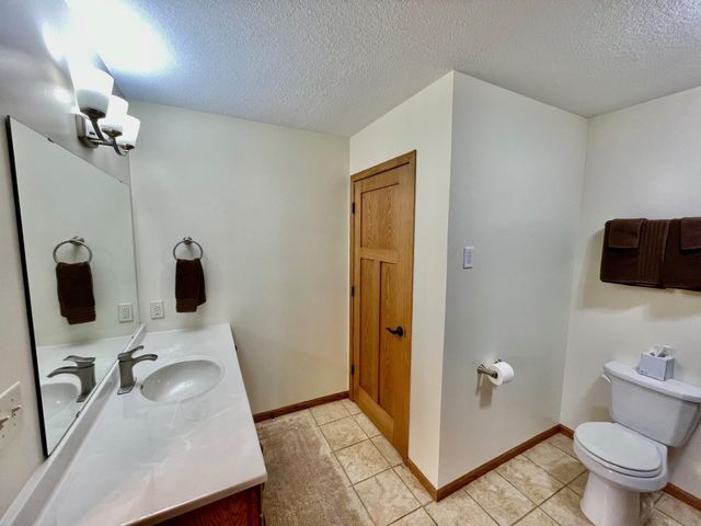 1409 28th Street SW, Austin, MN 55912