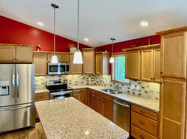 1409 28th Street SW, Austin, MN 55912