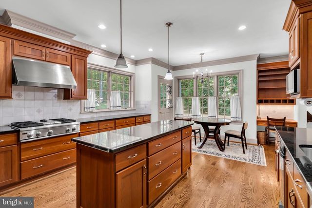 11036 POPES HEAD ROAD, Fairfax, VA 22030