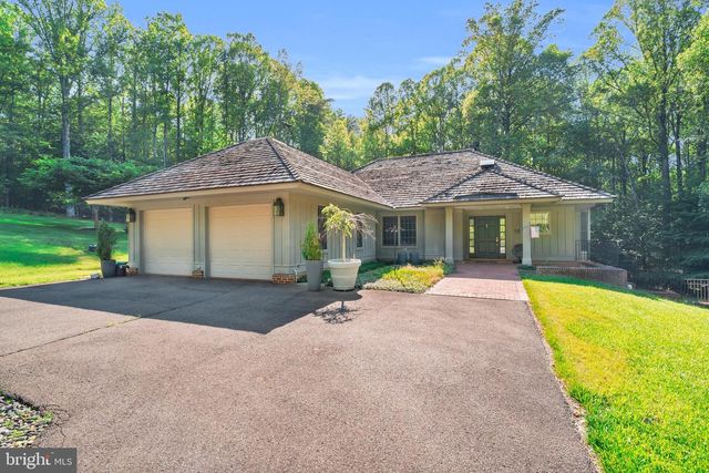 11036 POPES HEAD ROAD, Fairfax, VA 22030