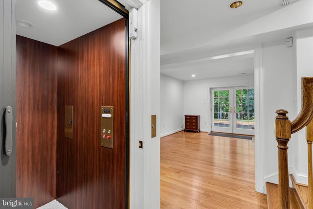 11036 POPES HEAD ROAD, Fairfax, VA 22030