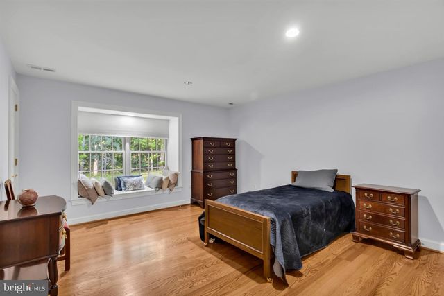11036 POPES HEAD ROAD, Fairfax, VA 22030