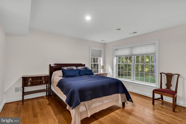 11036 POPES HEAD ROAD, Fairfax, VA 22030