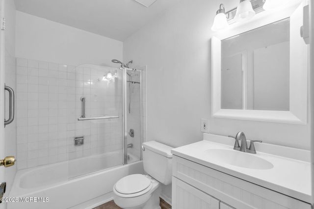 14 S Chestnut Avenue, Whiting, NJ 08759