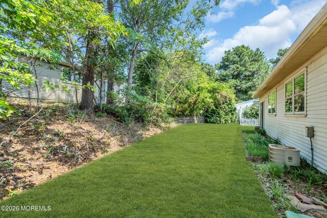 14 S Chestnut Avenue, Whiting, NJ 08759