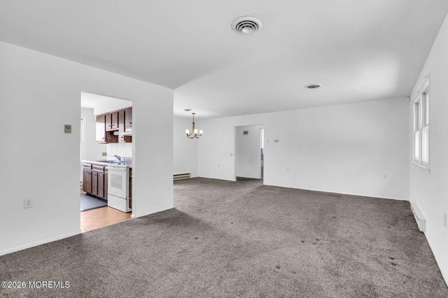 14 S Chestnut Avenue, Whiting, NJ 08759