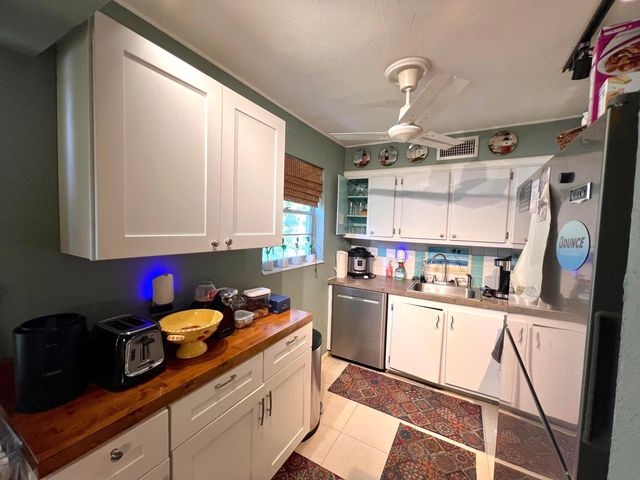 561 DURHAM T T, Deerfield Beach, FL 33442