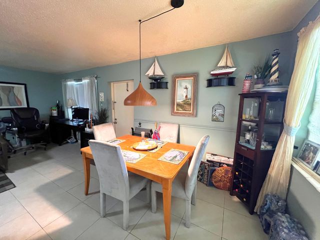 561 DURHAM T T, Deerfield Beach, FL 33442