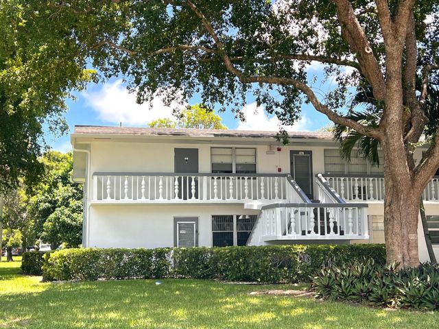 561 DURHAM T T, Deerfield Beach, FL 33442