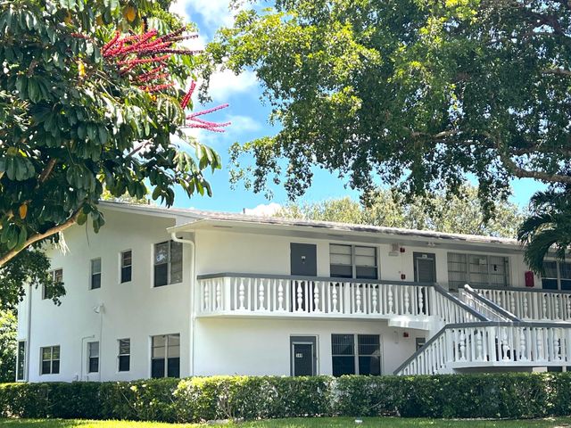 561 DURHAM T T, Deerfield Beach, FL 33442