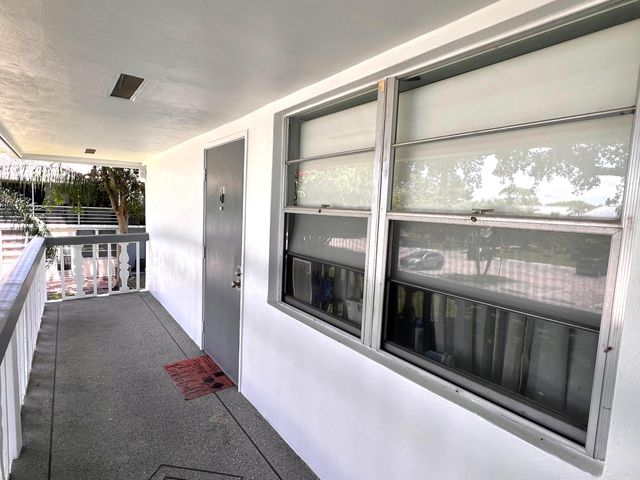 561 DURHAM T T, Deerfield Beach, FL 33442