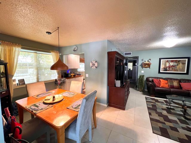 561 DURHAM T T, Deerfield Beach, FL 33442