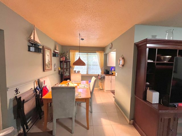 561 DURHAM T T, Deerfield Beach, FL 33442