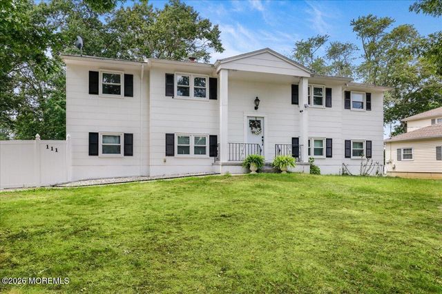 111 Oak Ridge Parkway, Toms River, NJ 08755