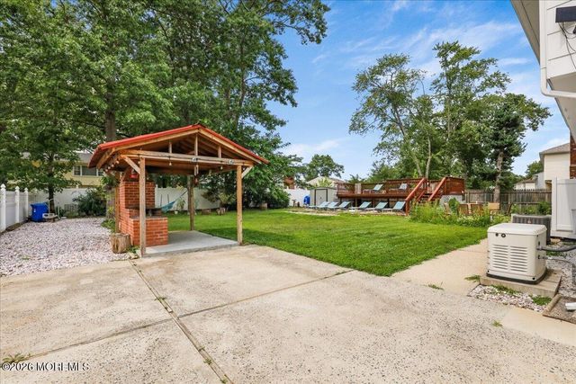 111 Oak Ridge Parkway, Toms River, NJ 08755