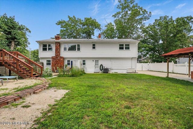 111 Oak Ridge Parkway, Toms River, NJ 08755