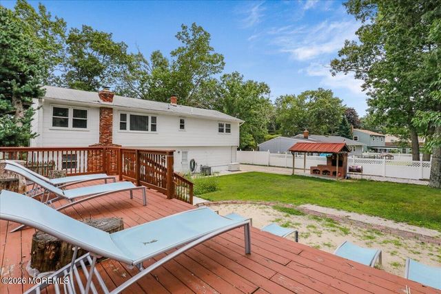 111 Oak Ridge Parkway, Toms River, NJ 08755