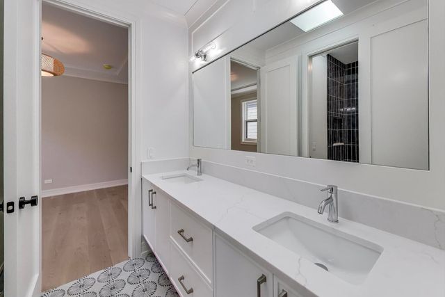 2213 W Huron Street, Chicago, IL 60612