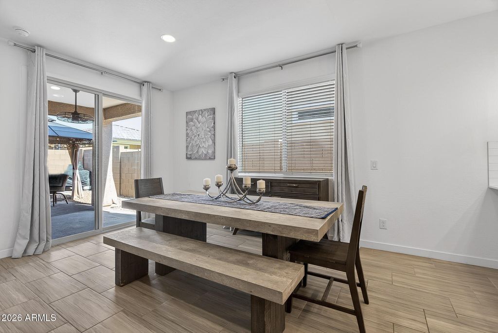 Image 10 of property listing at 8918 W RANCHO Drive, Glendale, AZ 85305