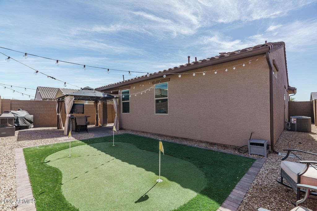 Image 19 of property listing at 8918 W RANCHO Drive, Glendale, AZ 85305