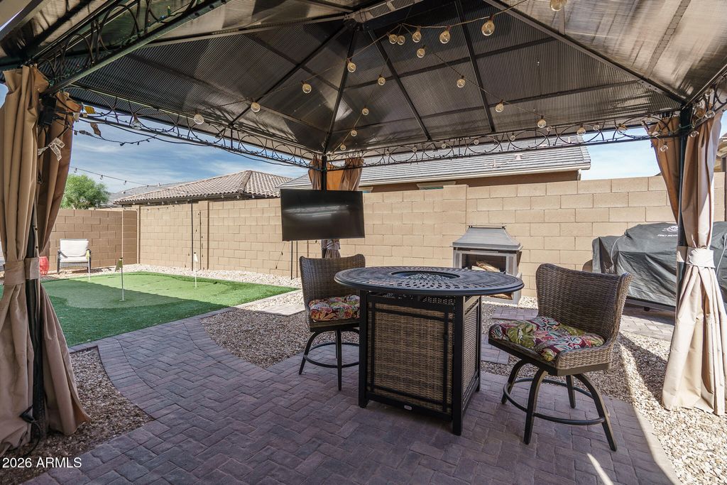 Image 21 of property listing at 8918 W RANCHO Drive, Glendale, AZ 85305