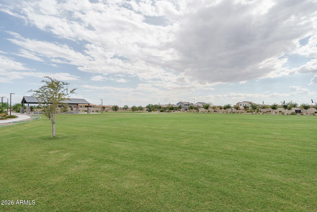 Image 30 of property listing at 8918 W RANCHO Drive, Glendale, AZ 85305