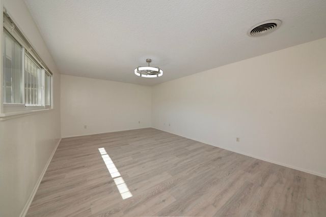 2929 Espanola Street NE, Albuquerque, NM 87110