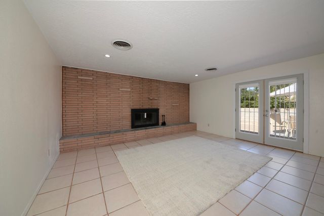 2929 Espanola Street NE, Albuquerque, NM 87110