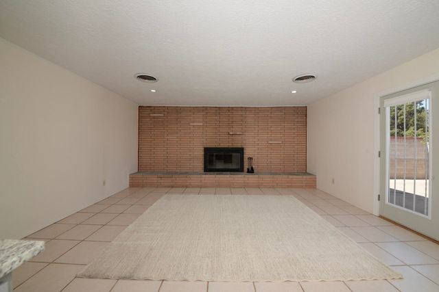2929 Espanola Street NE, Albuquerque, NM 87110