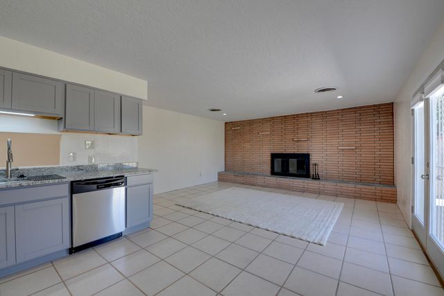 2929 Espanola Street NE, Albuquerque, NM 87110