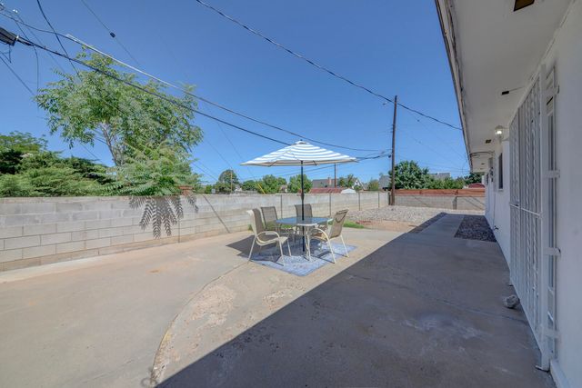 2929 Espanola Street NE, Albuquerque, NM 87110