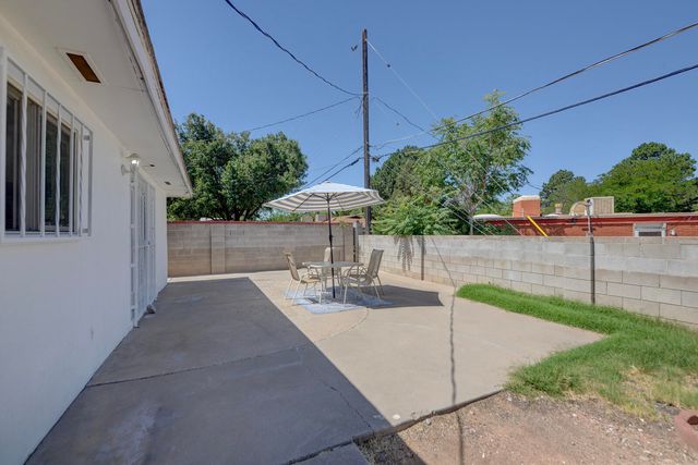 2929 Espanola Street NE, Albuquerque, NM 87110