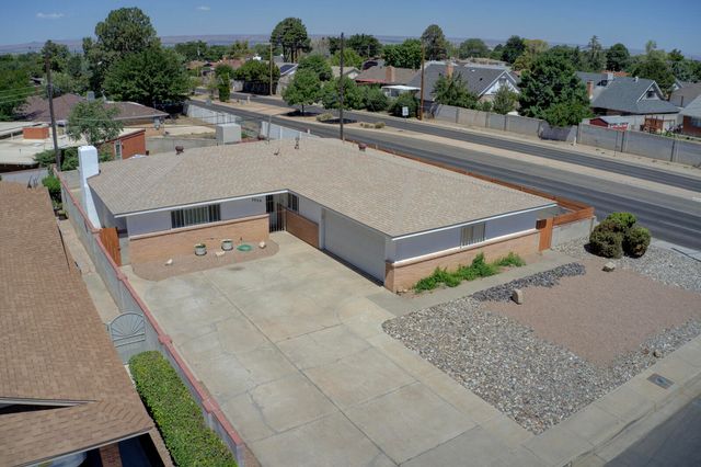 2929 Espanola Street NE, Albuquerque, NM 87110